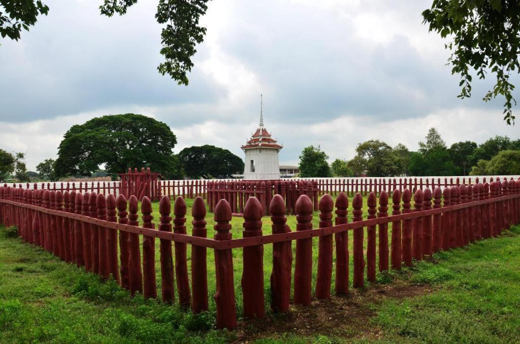 Silp-Pa Phra Nakhon Si Ayutthaya Hotel Esterno foto